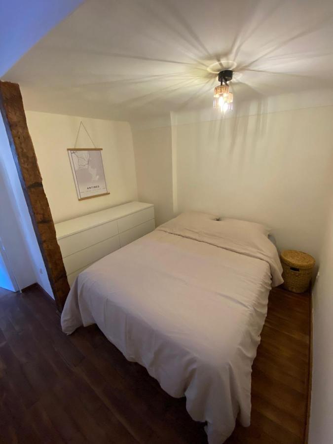 Apartment With Mediterranean Charm In The Heart Of The Provencal Market Antibes Bagian luar foto