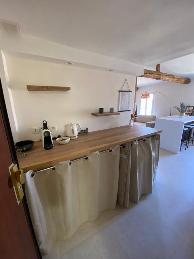 Apartment With Mediterranean Charm In The Heart Of The Provencal Market Antibes Bagian luar foto