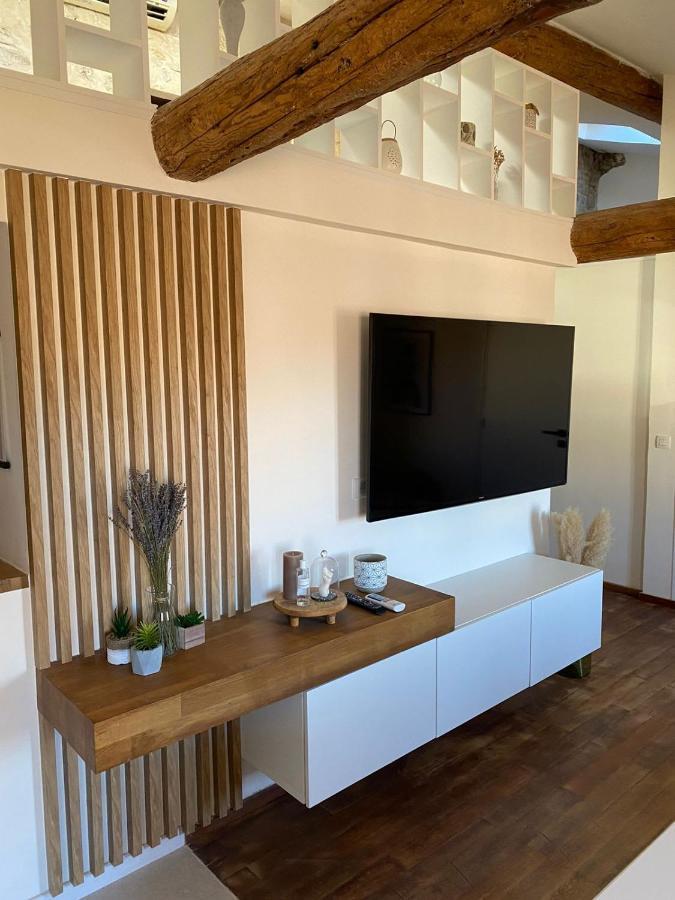 Apartment With Mediterranean Charm In The Heart Of The Provencal Market Antibes Bagian luar foto