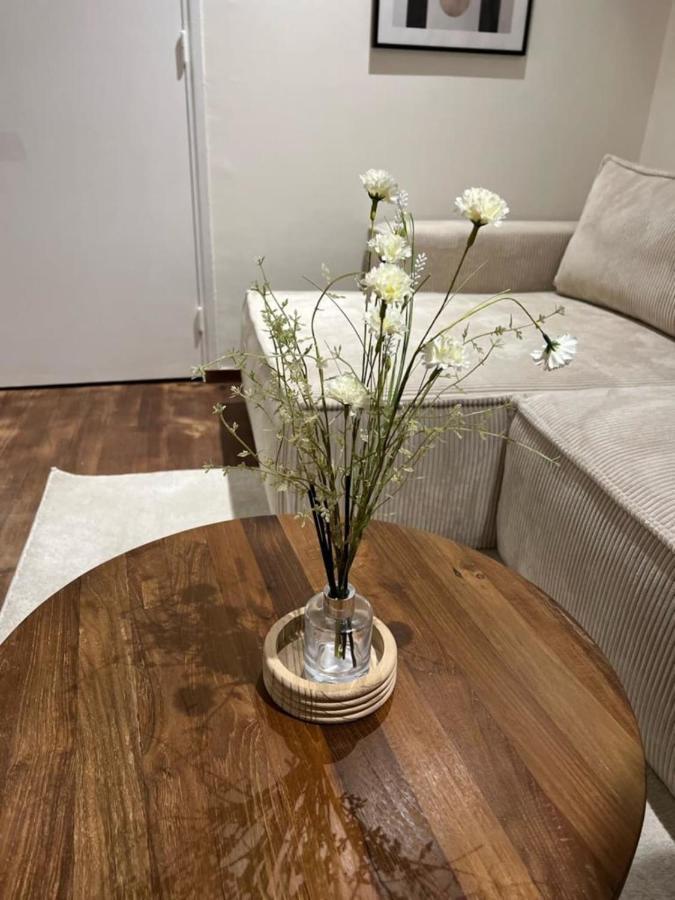 Apartment With Mediterranean Charm In The Heart Of The Provencal Market Antibes Bagian luar foto