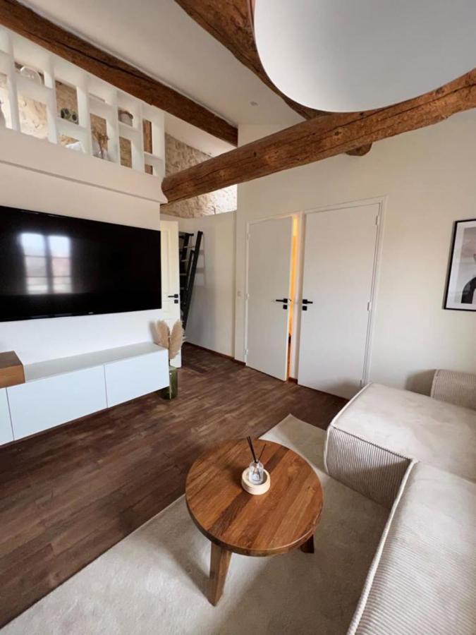 Apartment With Mediterranean Charm In The Heart Of The Provencal Market Antibes Bagian luar foto