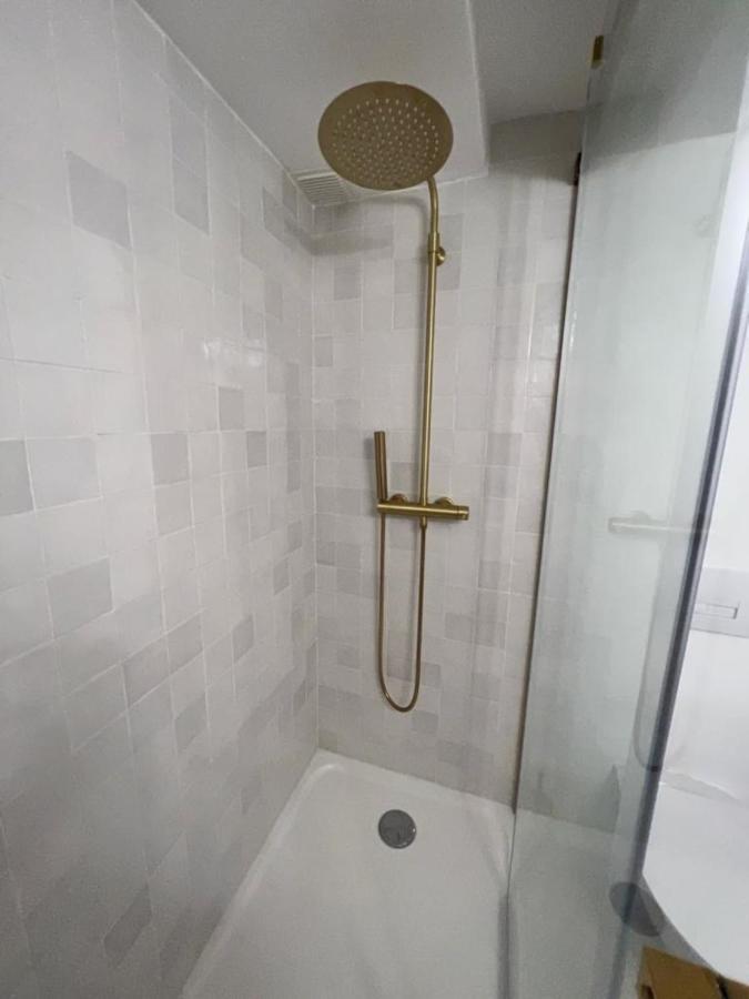 Apartment With Mediterranean Charm In The Heart Of The Provencal Market Antibes Bagian luar foto