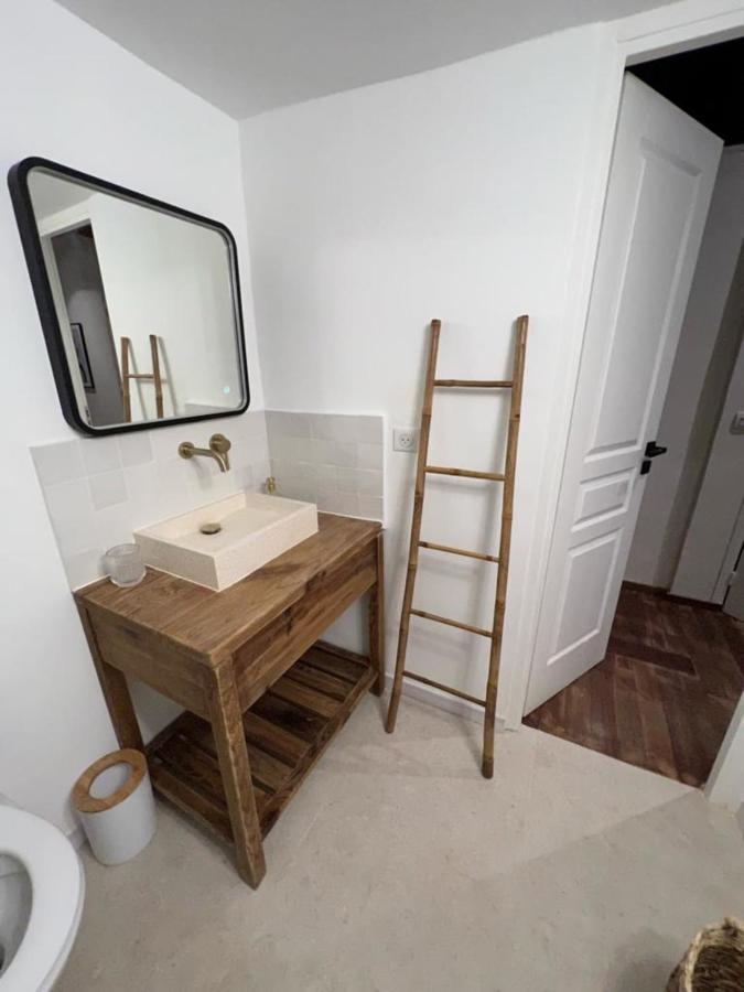 Apartment With Mediterranean Charm In The Heart Of The Provencal Market Antibes Bagian luar foto